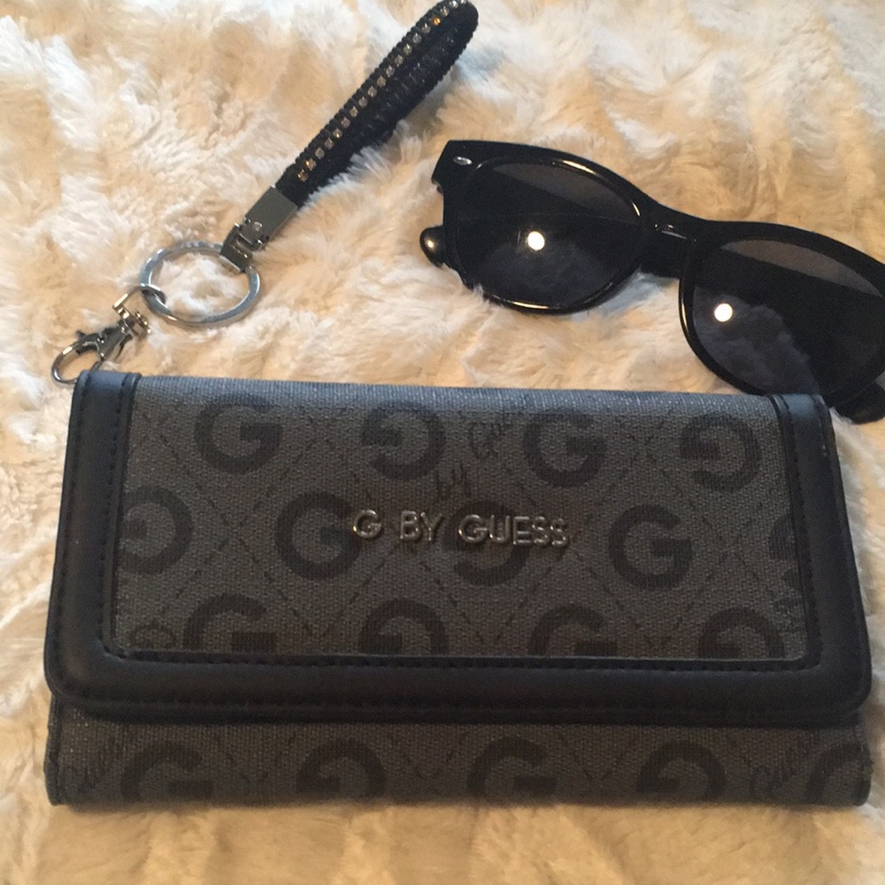 G BY GUESS WALLET